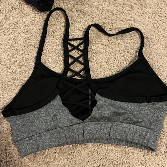 Target sports bra size S - Picture 2 of 2